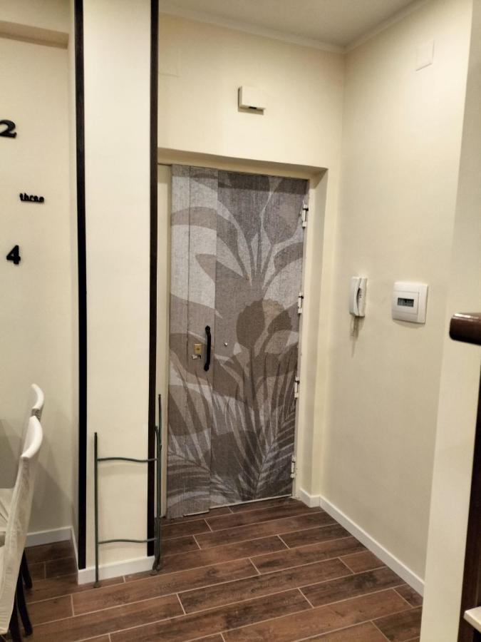 La Dimora Di Alex Apartment เนเปิลส์ ภายนอก รูปภาพ