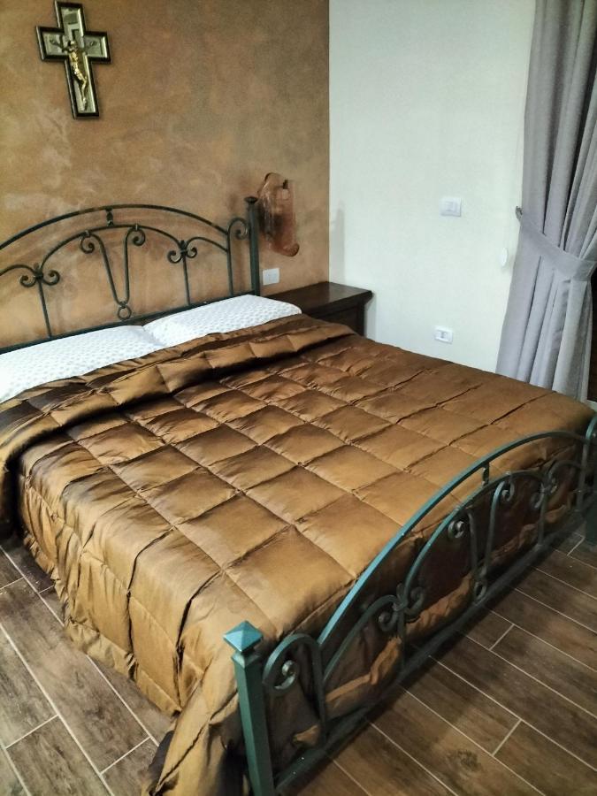La Dimora Di Alex Apartment เนเปิลส์ ภายนอก รูปภาพ