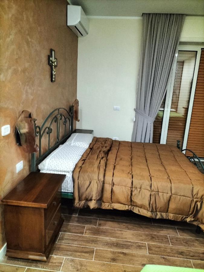 La Dimora Di Alex Apartment เนเปิลส์ ภายนอก รูปภาพ